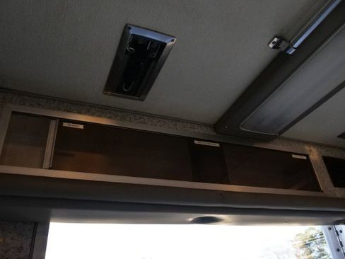 Used 2006 GMC Sierra 3500 SLE w/ Heavy-Duty Power Package image 47