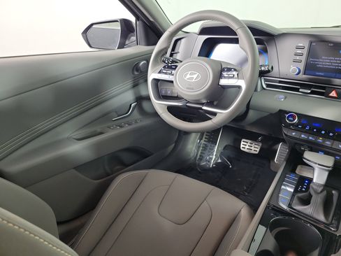 New 2026 Hyundai Elantra SEL Sport FWD image 5
