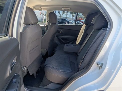 Used 2022 Chevrolet Trax LS w/ Tint and Cruise Package image 5