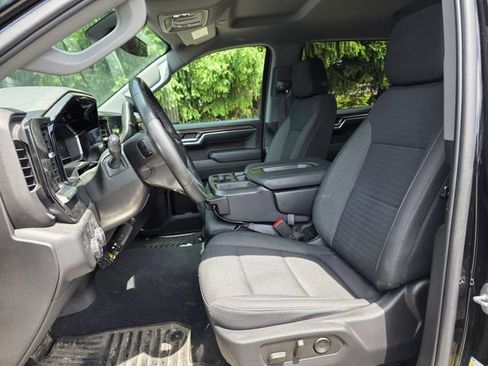 Used 2023 Chevrolet Silverado 1500 LT AWD/4WD image 8