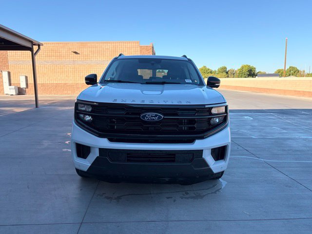 Used 2025 Ford Expedition Max Active AWD/4WD image 3