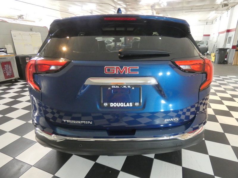Used 2021 GMC Terrain SLT w/ Infotainment Package II AWD/4WD image 5