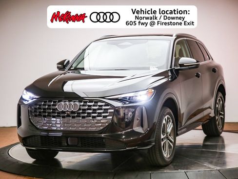 Certified 2025 Audi Q5 Premium w/ Convenience Package AWD/4WD image 1