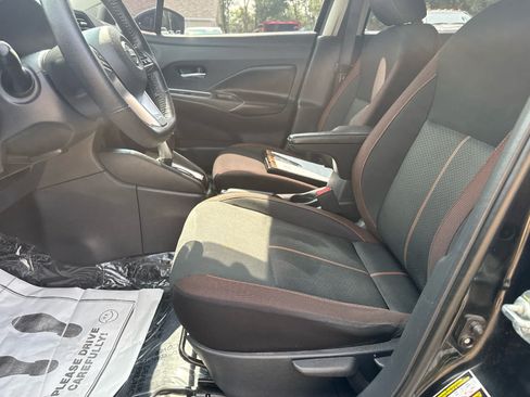 Used 2021 Nissan Versa SR w/ Convenience Package FWD image 11