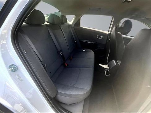 Used 2025 Kia K4 LXS image 23