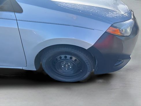 Used 2018 Toyota Corolla L image 12