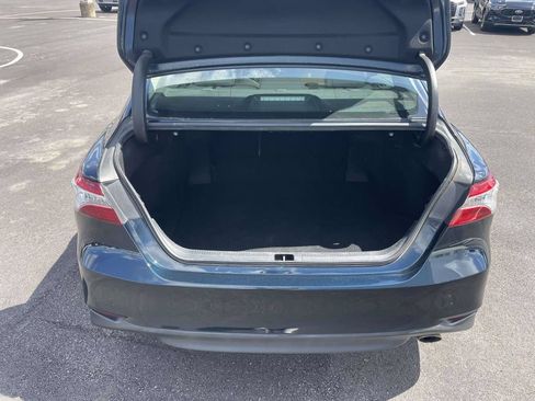 Used 2020 Toyota Camry XLE FWD image 10