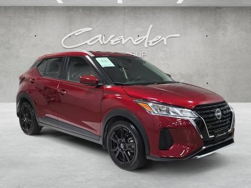 Used 2024 Nissan Kicks SV FWD image 2