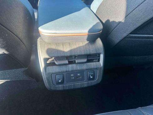 Used 2024 Nissan Ariya AWD image 11