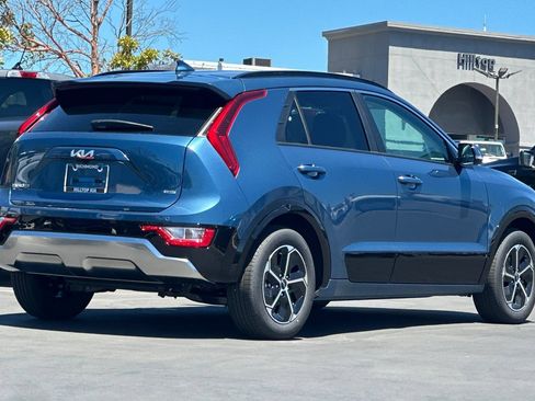 New 2026 Kia Niro FWD image 4