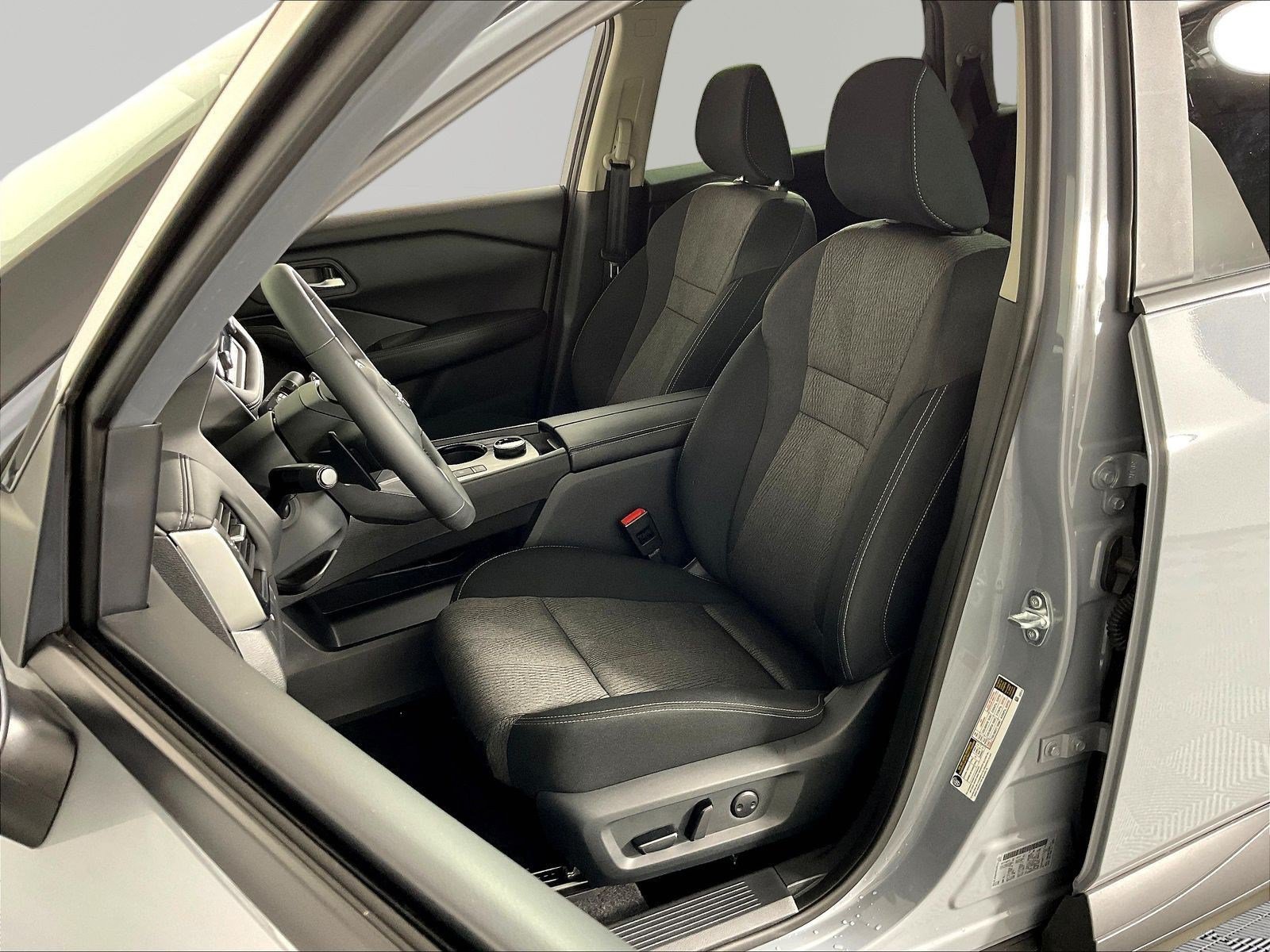 Used 2026 Nissan Rogue SV AWD/4WD image 21