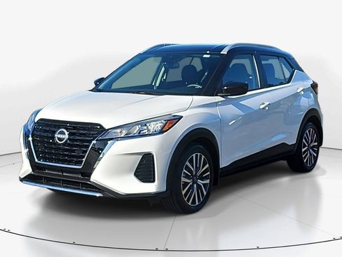 Used 2024 Nissan Kicks SV image 7