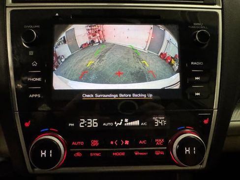 Used 2018 Subaru Outback 2.5i Premium image 11