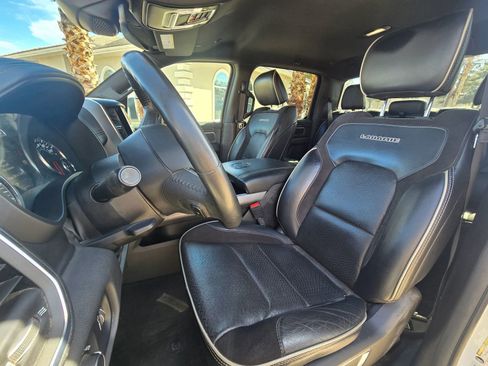 Used 2024 RAM 1500 Laramie AWD/4WD image 10