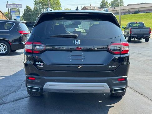 Used 2023 Honda Pilot Elite image 4