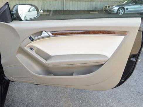 Used 2010 Audi A5 2.0T Premium image 30