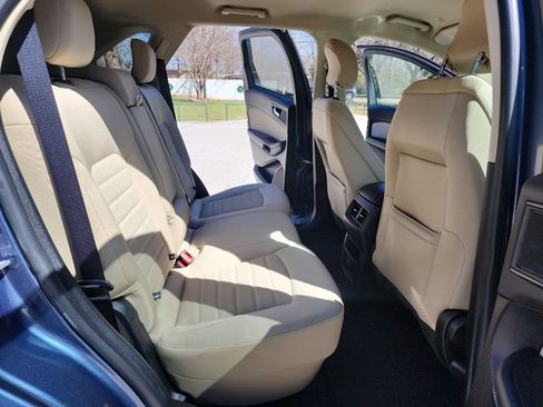 Used 2019 Ford Edge SE image 33