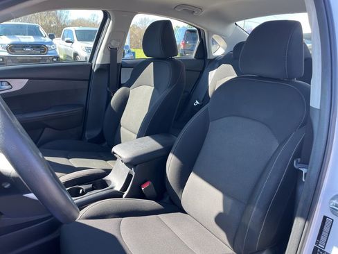 Used 2023 Kia Forte LXS w/ LXS Technology Package image 14