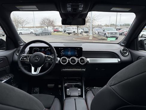 Used 2023 Mercedes-Benz EQB 350 4MATIC SUV image 31