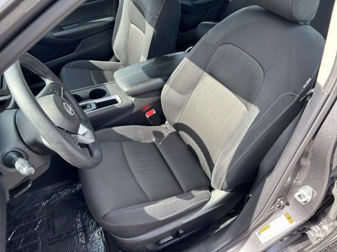 Used 2025 Nissan Altima 2.5 SV FWD image 36