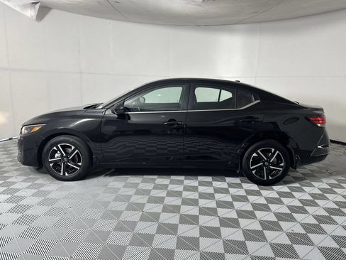 Certified 2025 Nissan Sentra SV FWD image 5