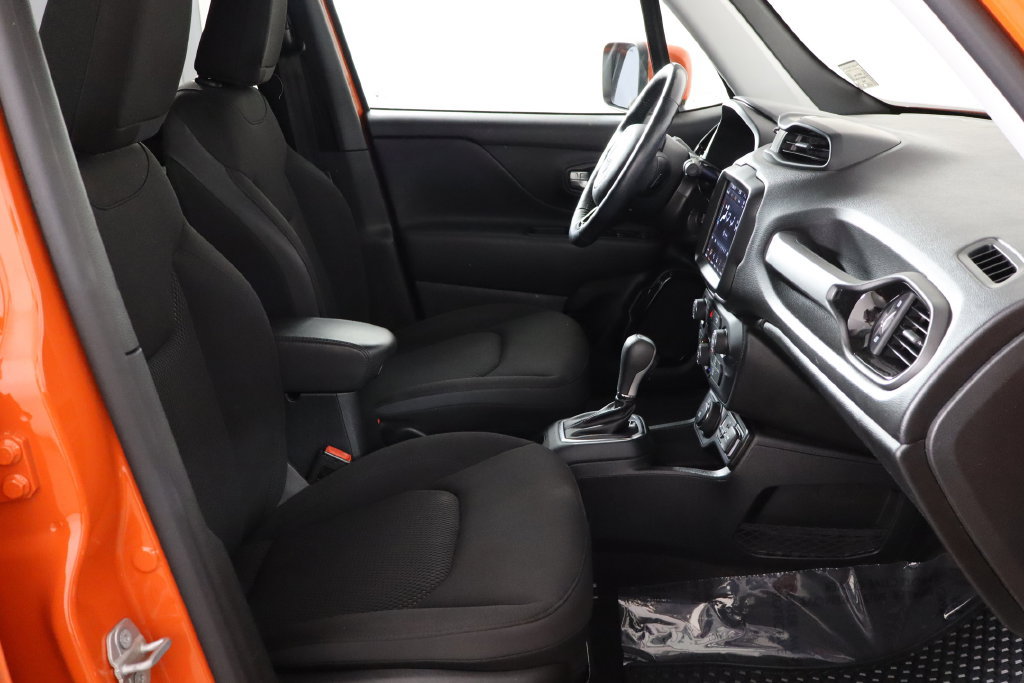 Used 2020 Jeep Renegade Altitude w/ UConnect 8.4 Nav Group AWD/4WD image 18