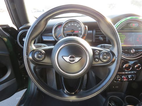 Used 2016 MINI Cooper S image 11