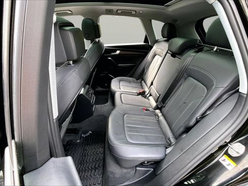 Used 2023 Audi Q5 2.0T Premium w/ Convenience Package AWD/4WD image 21