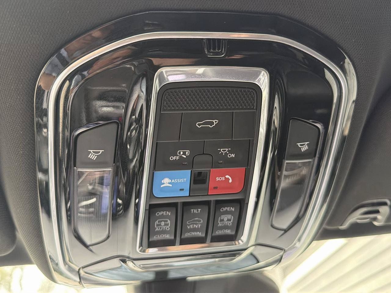 Used 2024 Jeep Grand Wagoneer L 4WD image 40