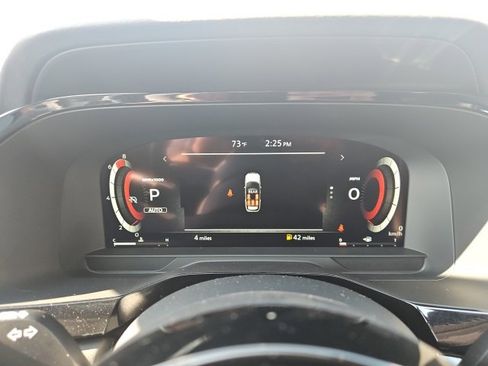 New 2025 Nissan Pathfinder Platinum image 31