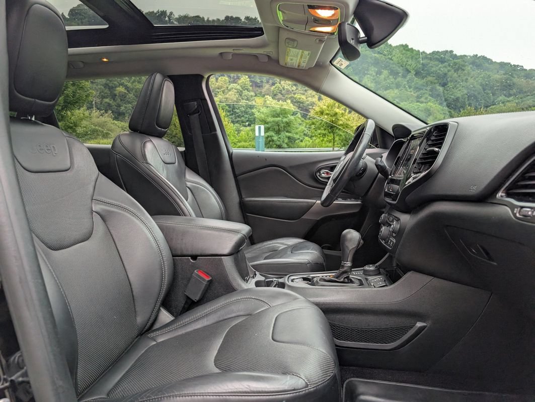 Used 2019 Jeep Cherokee Limited AWD/4WD image 33