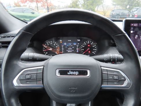 Used 2022 Jeep Compass Altitude w/ Sun and Sound Group image 19