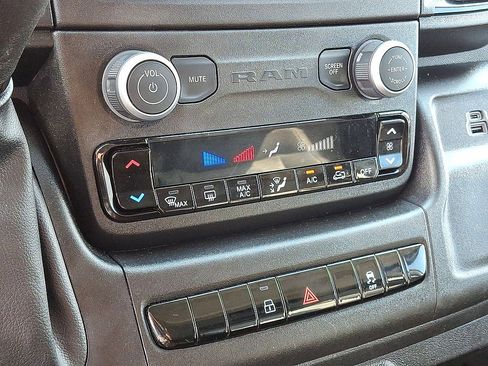 Used 2026 RAM ProMaster 2500 w/ Convenience Group FWD image 25