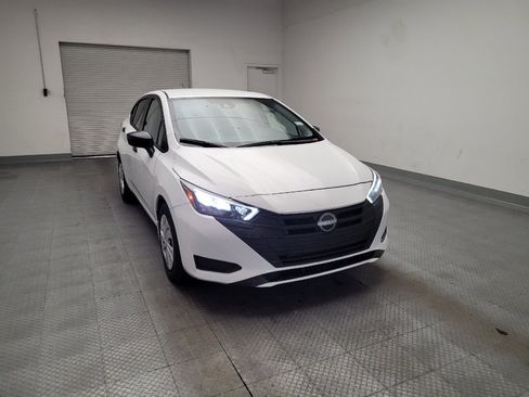 Used 2025 Nissan Versa S w/ Trunk Package FWD image 14
