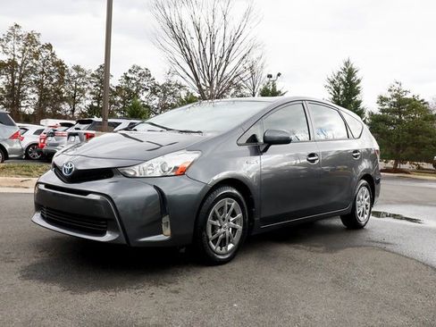 Used 2017 Toyota Prius V Four image 11