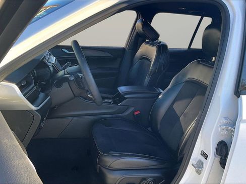 Certified 2023 Jeep Grand Cherokee Altitude image 21