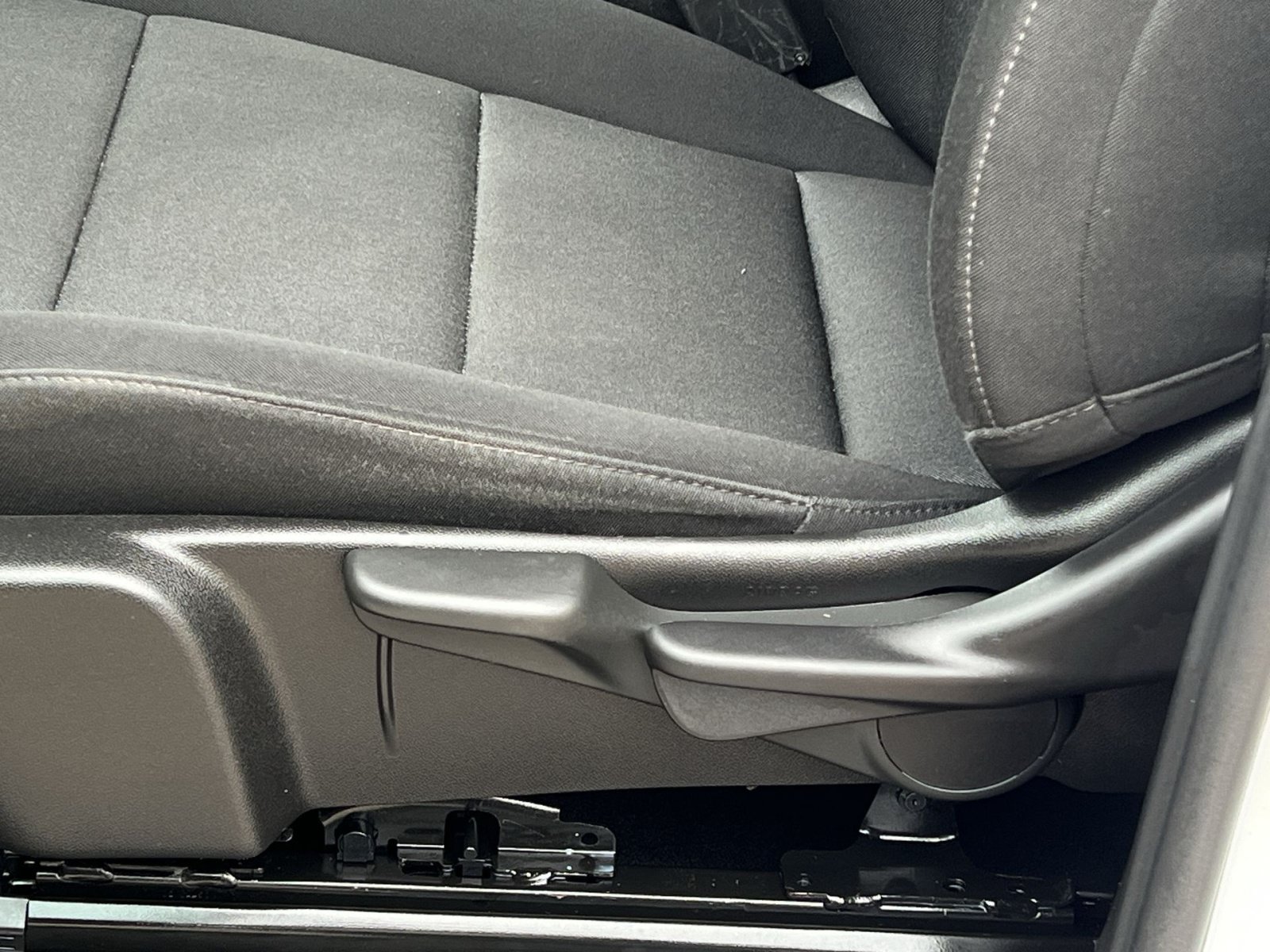 Used 2025 Chevrolet Colorado W/T RWD image 19