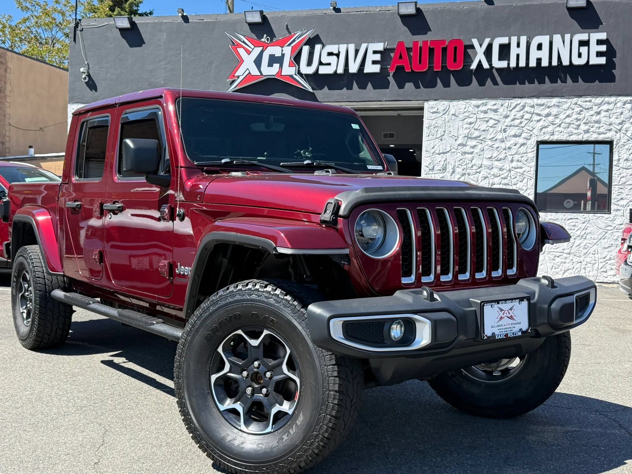 Used 2021 Jeep Gladiator Overland w/ Popular Equipment Package AWD/4WD image 1
