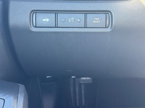 Used 2025 Nissan Altima 2.5 SV FWD image 23