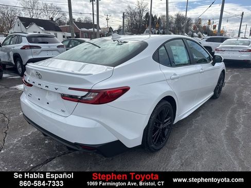 New 2026 Toyota Camry SE image 7