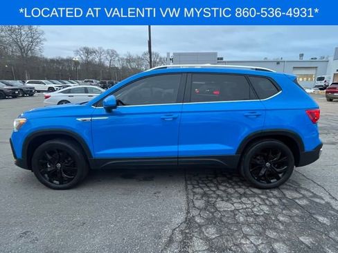 Certified 2023 Volkswagen Taos SE w/ Panoramic Sunroof Package image 9