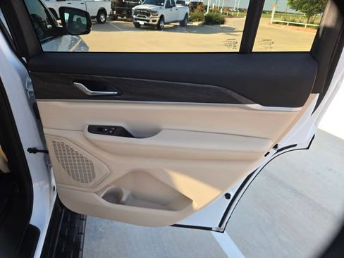 Used 2025 Jeep Grand Cherokee L Limited RWD image 24
