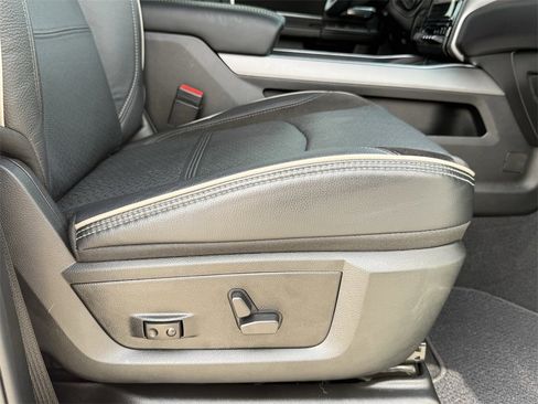 Used 2024 RAM 3500 Laramie w/ Night Edition image 40