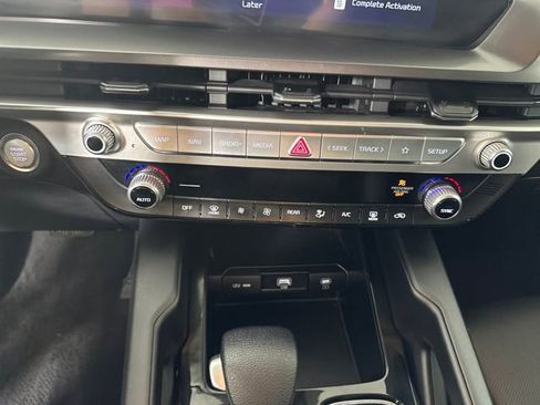 Used 2023 Kia Telluride LX image 23