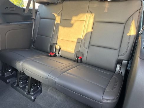 New 2026 Chevrolet Suburban High Country image 17