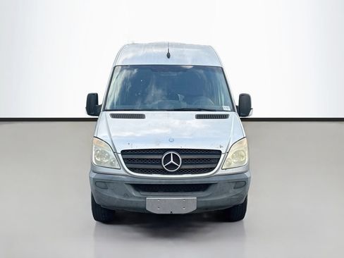 Used 2013 Mercedes-Benz Sprinter 2500 image 7
