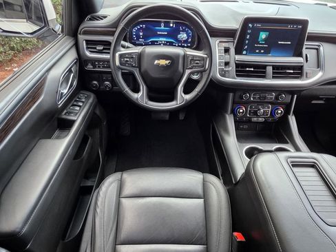 Used 2023 Chevrolet Suburban LT w/ Luxury Package image 10