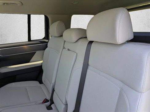 New 2026 Hyundai Santa Fe SE FWD image 18