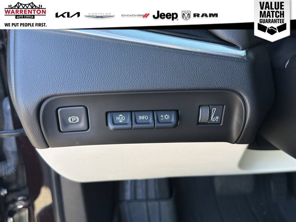 Used 2023 Buick Enclave Avenir w/ Avenir Technology Package AWD/4WD image 18