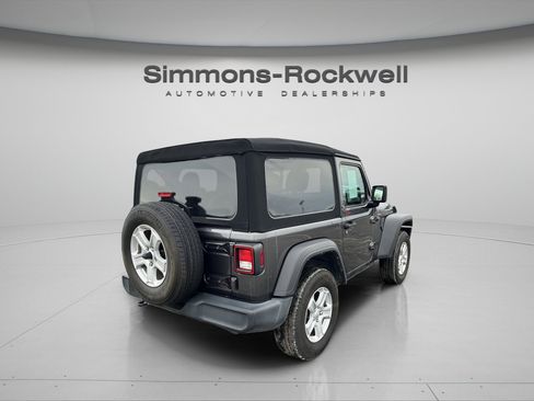 Used 2022 Jeep Wrangler Sport AWD/4WD image 6